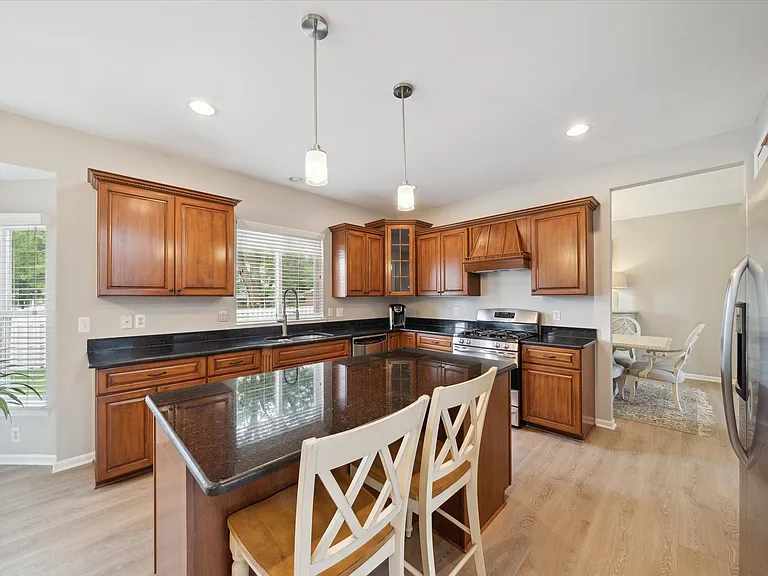 4976 Saddle Brook Ct — Photo 10