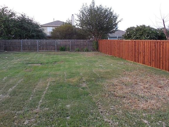 4th image of 1586 Chivalry Ln