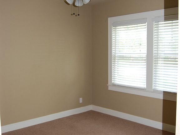 4th image of 2741 S Glendale Ave