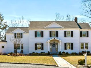 11 Riverlawn Dr, Fair Haven, NJ 07704
