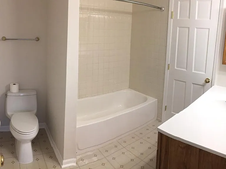 1868 Fox Run Dr #B — Photo 13