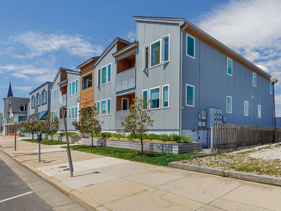 1st image of 728A West Ave