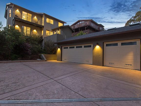 3rd image of 477 Avenue Portola