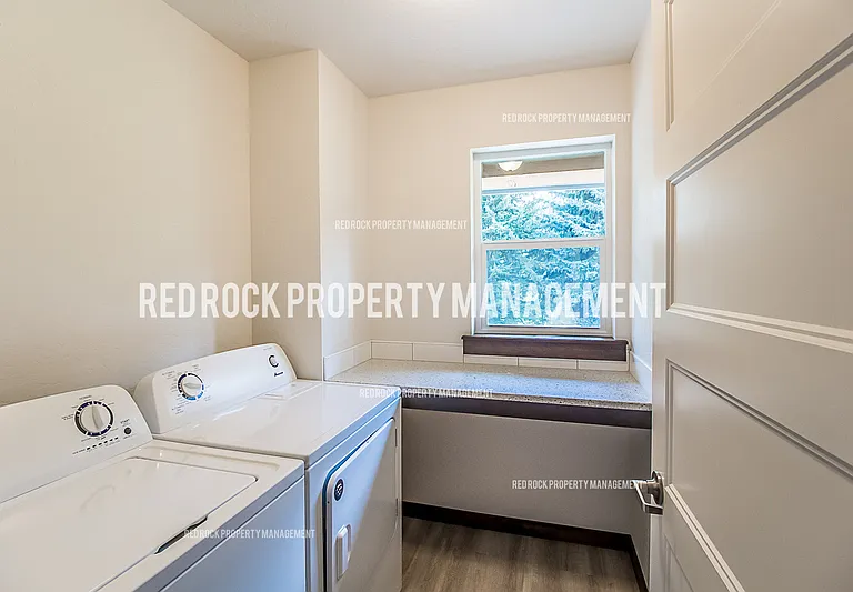 1587 E Latitude Ln #1 — Photo 7