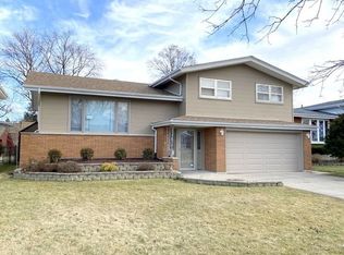 10337 S Georgia Ln, Oak Lawn, IL 60453