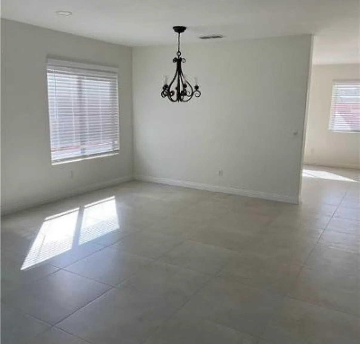 4 bed, 2146 sqft, $3,850 — Photo 2