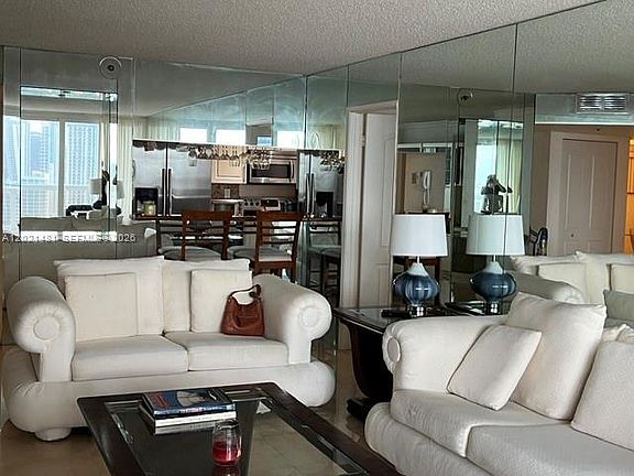 4th image of 1717 N Bayshore Dr #A-2136