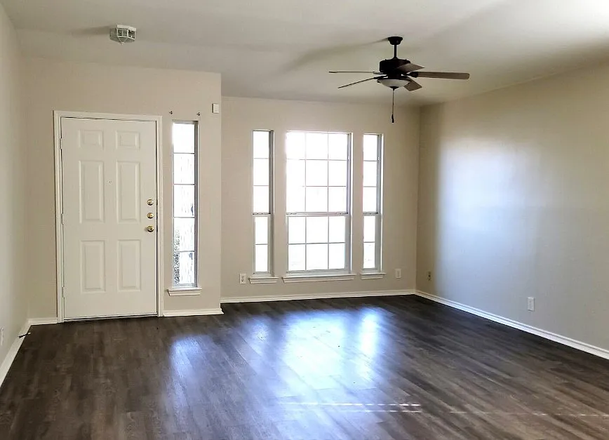 3 bed, 1668 sqft, $1,695 — Photo 2