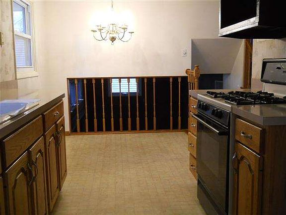 4th image of 56716 Spruce Ln