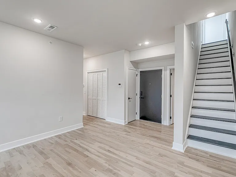 1518 N 8th St #8R — Photo 6