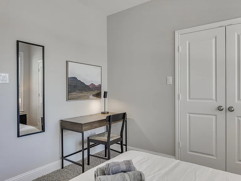 8206 Chesham Dr — Photo 31