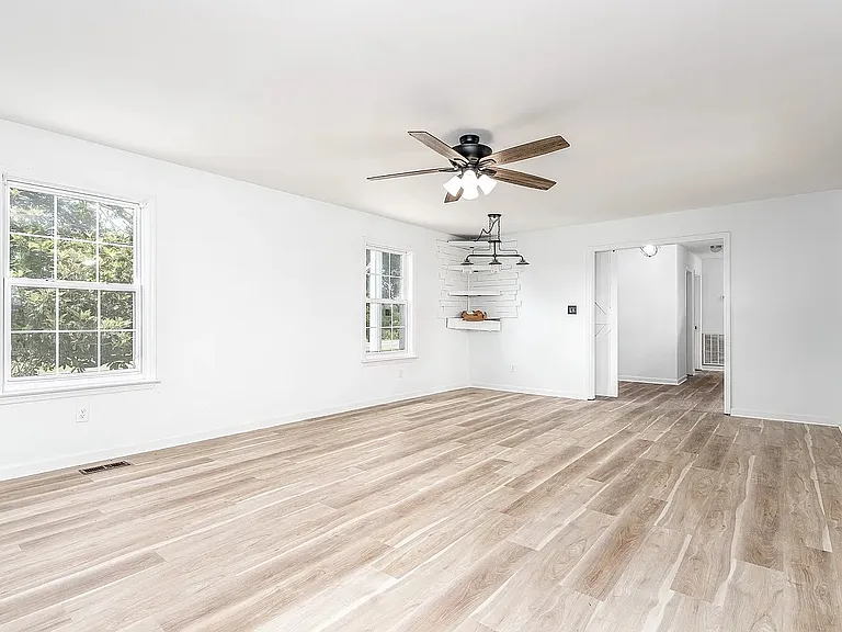 2718 Buckner Ln — Photo 4