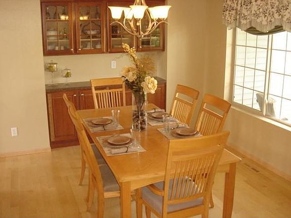 4th image of 155 Buckingham Pl