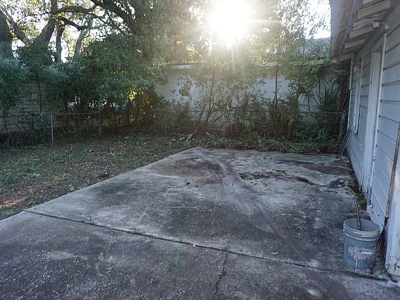 4th image of 2064 Westcott St