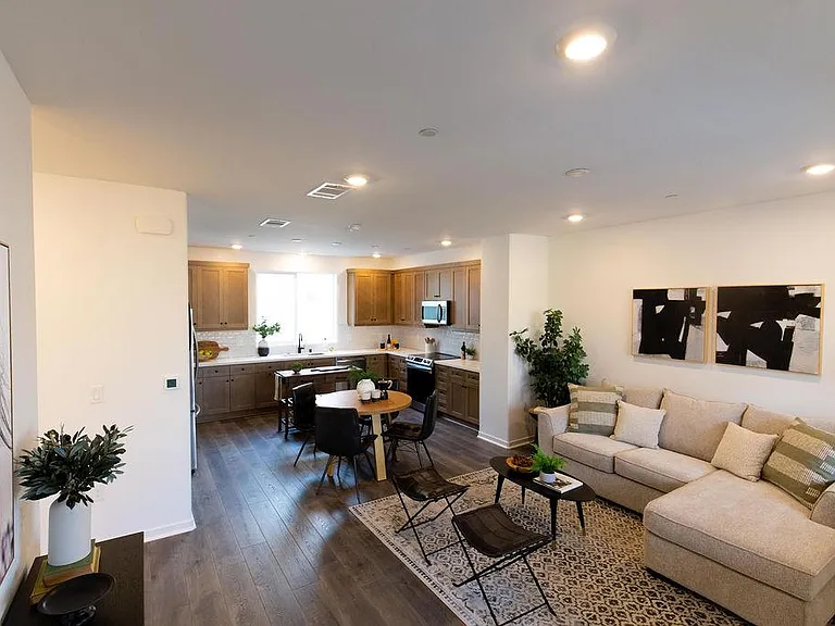 905 Madonna Rd — Photo 3