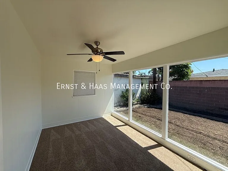 2862 Knoxville Ave — Photo 9