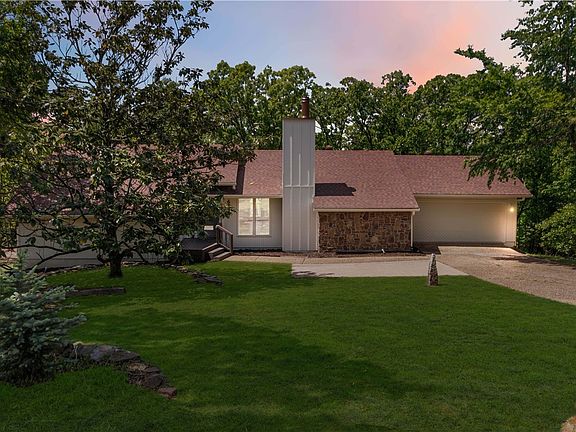 2nd image of 679 N Cliffside Dr