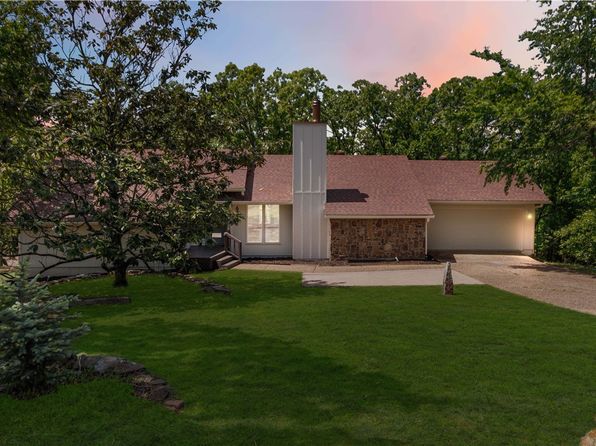 679 N Cliffside Dr, Fayetteville, AR 72701