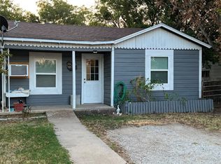 306 N Cole St, Comanche, TX 76442