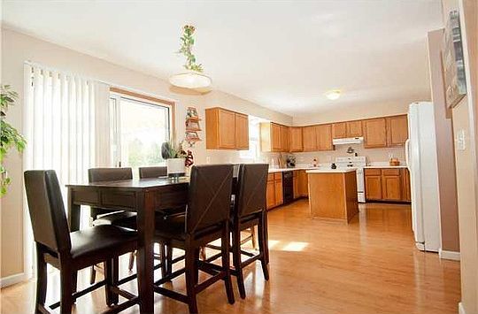 3rd image of 2165 Sorrel Ct