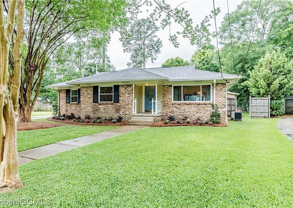 2nd image of 304 Durande Dr