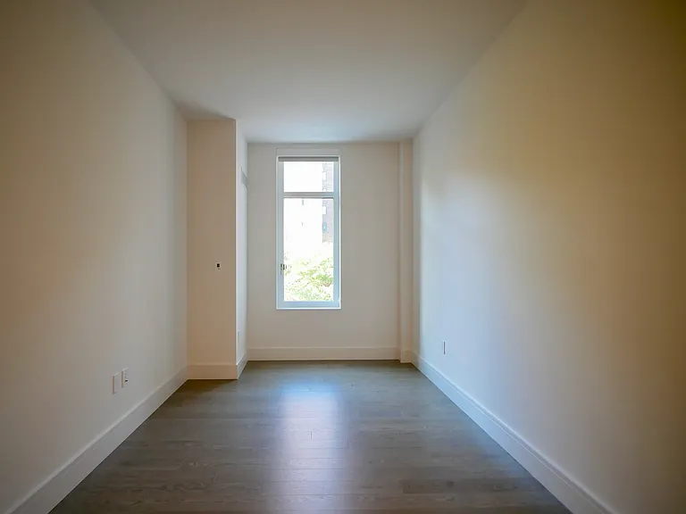 510 E 14th St #311 — Photo 5