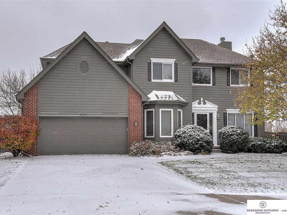 1st image of 4914 N 142nd St