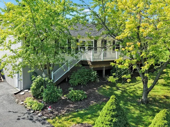 1290 Running Deer Dr, Auburn, PA 17922