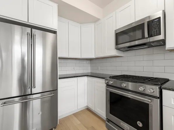 300 Communipaw Avenue image 17 of 50