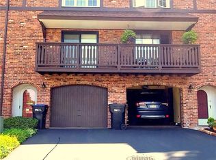 525 Kingsberry Ct, Pittsburgh, PA