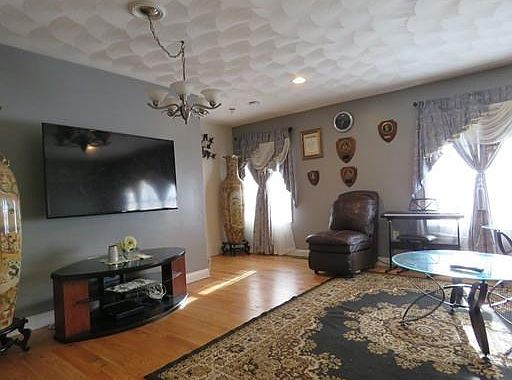 5th image of 395 Lee Burbank Hwy APT 5