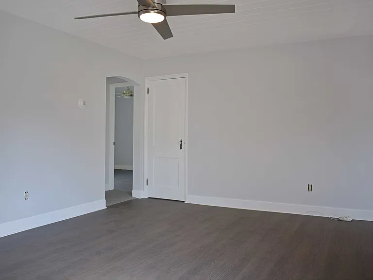 905 Burchfield Rd — Photo 14