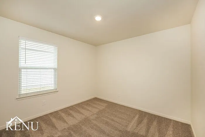 10922 Chatham Ct — Photo 13