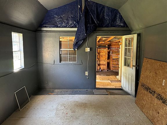 4th image of 2611 Rancho Ln