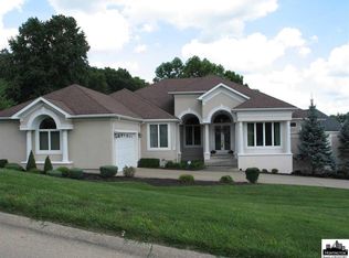 1019 Crestmont Rd, Hurricane, WV 25526