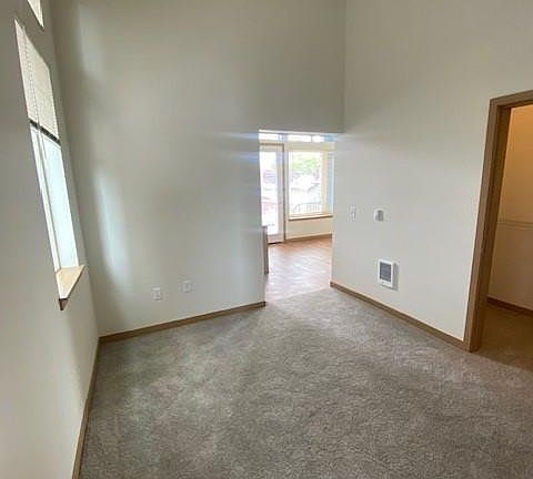 3rd image of 421 SW Hayworth Dr #M101