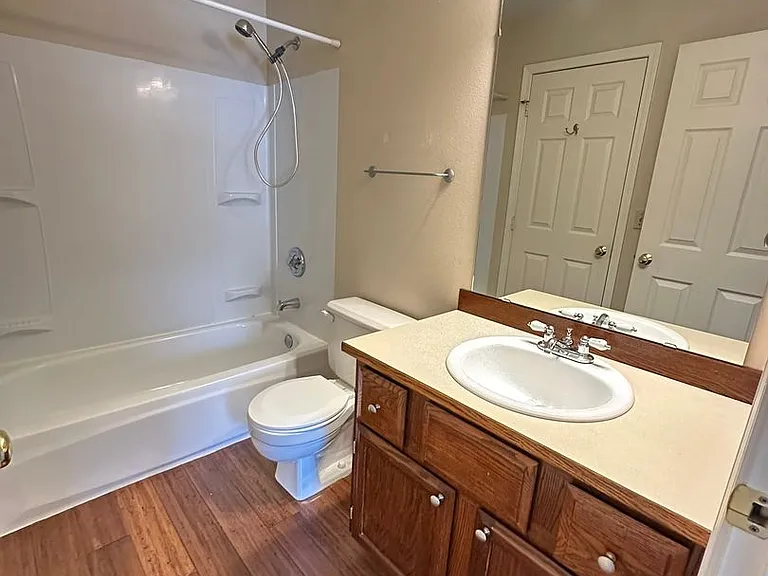 209 E 18th Ave #10 — Photo 18