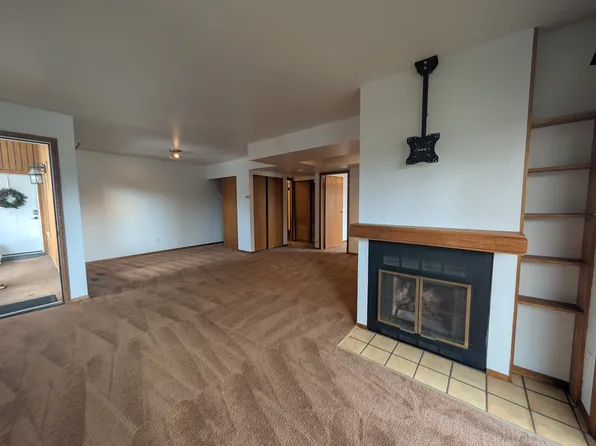 7352 Huntsmen Cir APT D, Anchorage, AK 99518