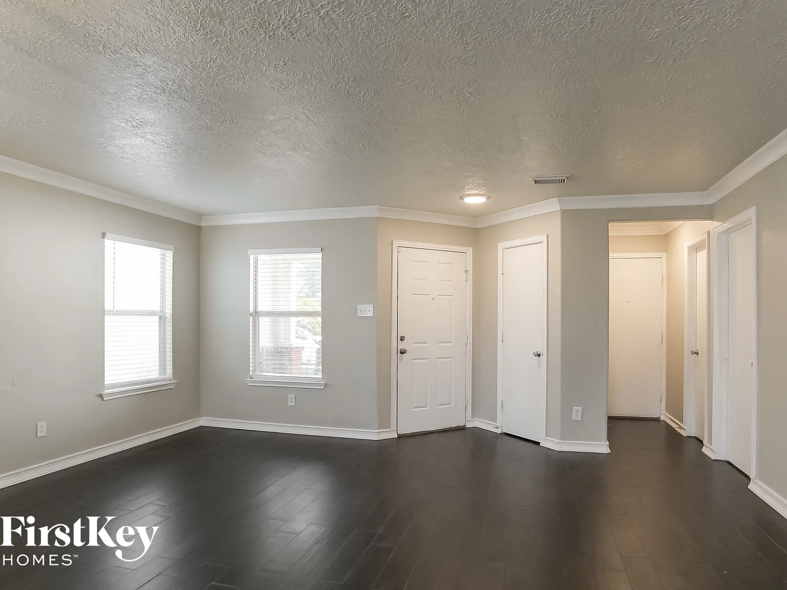 4 bed, 3.0 bath, 2460 sqft, $2,440 — Photo 3