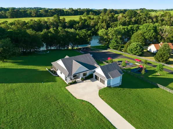 975 Lakeside Dr, Lancaster, KY 40444