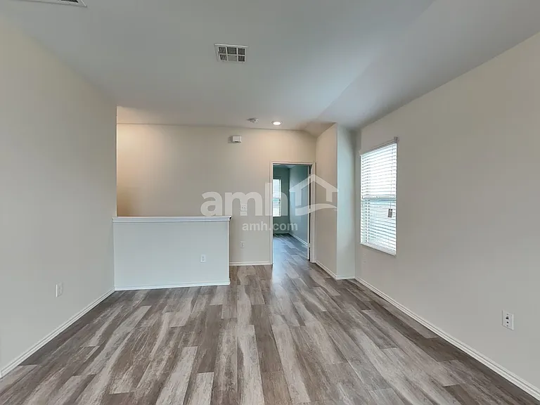 10909 Rome Ave — Photo 9
