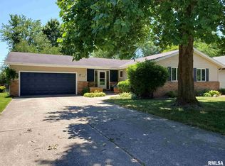 2020 Croydon Dr, Springfield, IL 62703