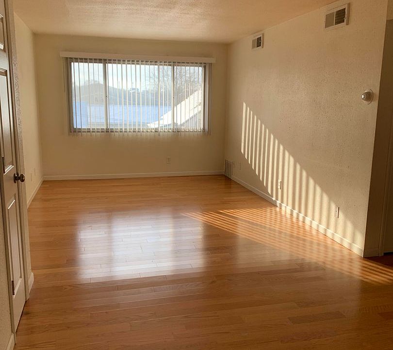 2nd image of 930 Copeland Ave APT 102