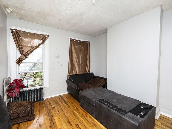5th image of 56 Milford St