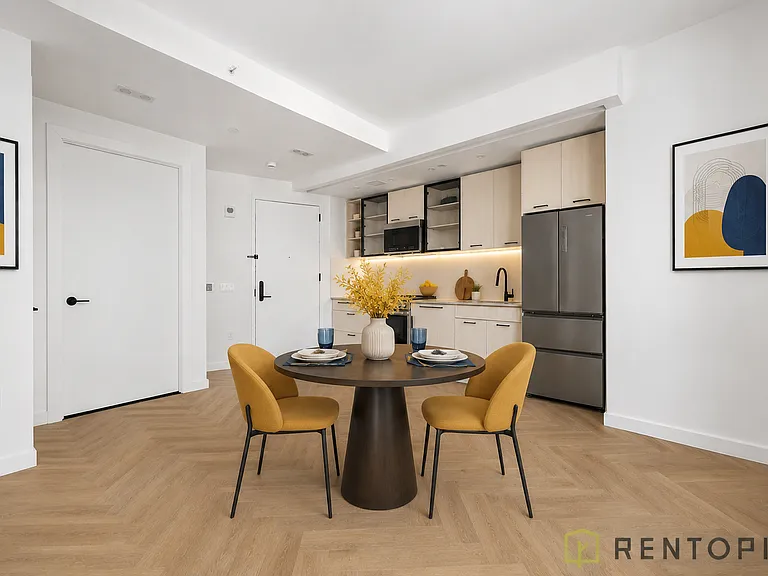 106 Fleet Pl #10B — Photo 2
