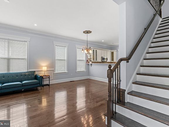 4th image of 2116 N Culpeper St