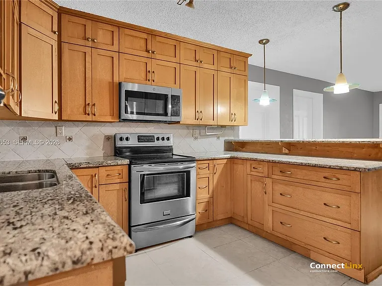 4011 Meridian Ave #21 — Photo 5