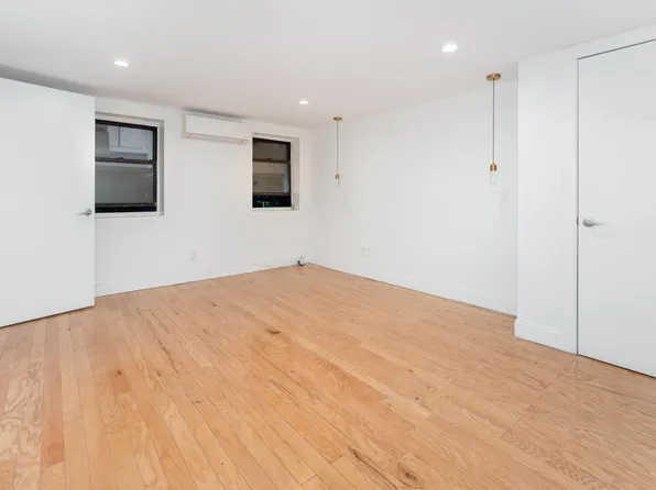 120 East 17th Street image 8 of 15