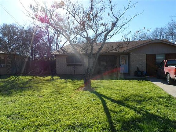 2nd image of 115 Bowie Cir