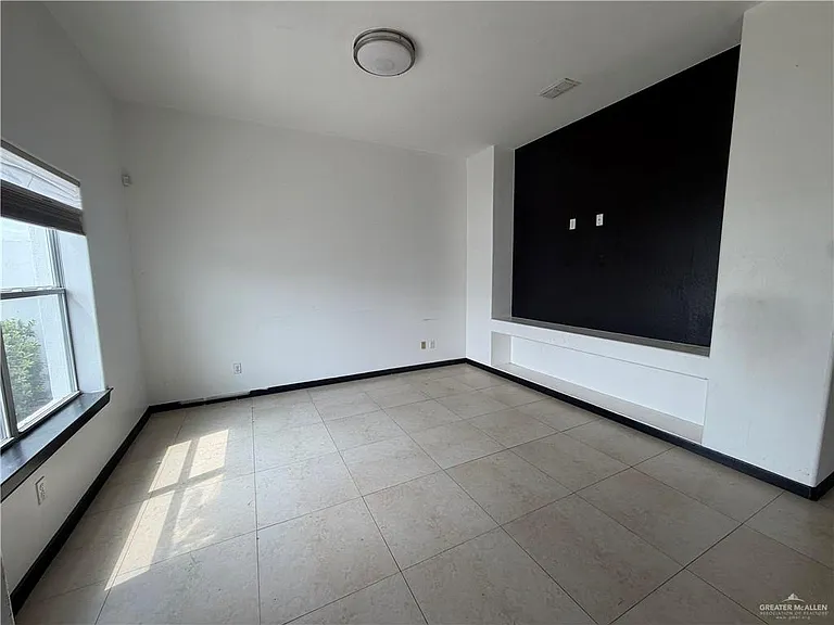 4217 Colbath Ave #210A — Photo 3